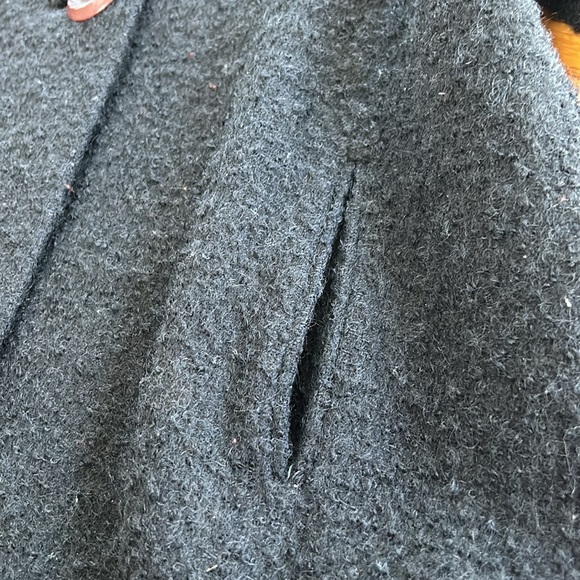Vintage Wyandotte fabric 100% wool black boucle coat with mink collar. - Picture 4 of 13